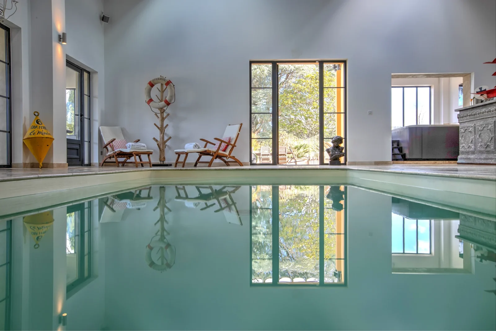 Indoor swimming pool at the Palanquey spa